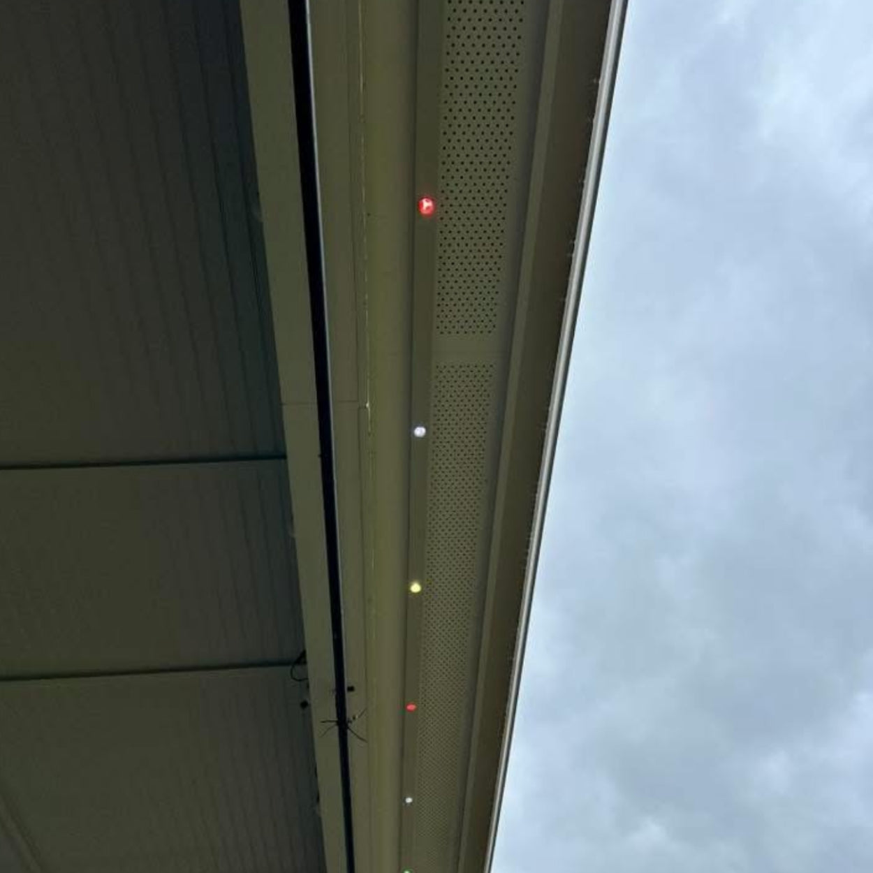 SOFFIT TRACK FOR GOVEE PRO OUTDOOR LIGHTS - Easy And Neat Install