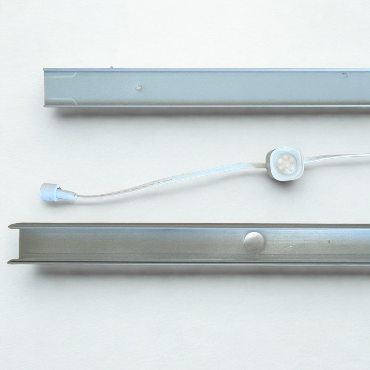 SOFFIT TRACK FOR GOVEE PRO OUTDOOR LIGHTS - Easy And Neat Install